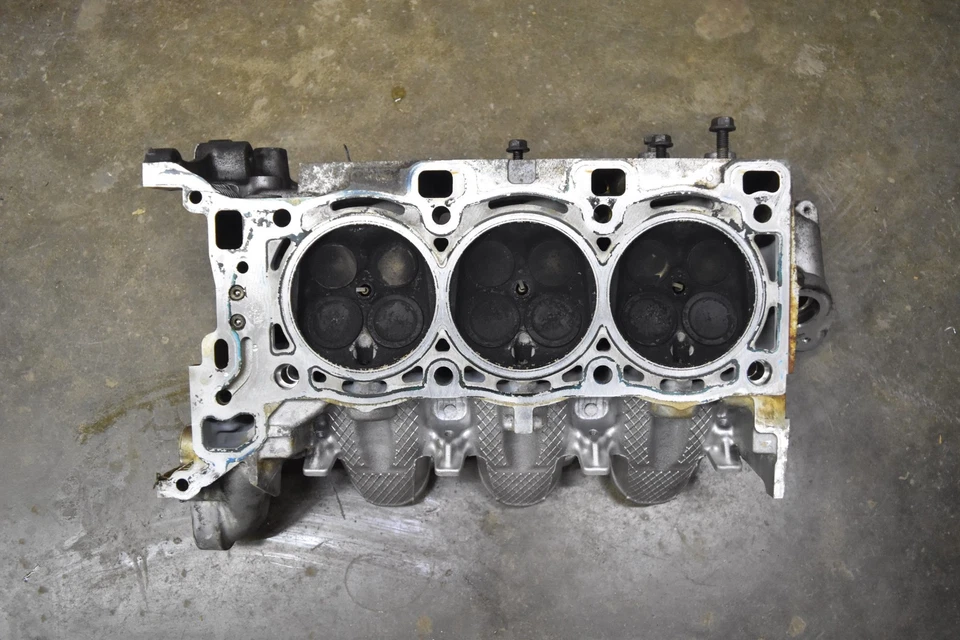 2010 2011 雪佛兰科迈罗司机 LH 气缸盖 3.6 V6 12590609 — 第 3/4 张图片