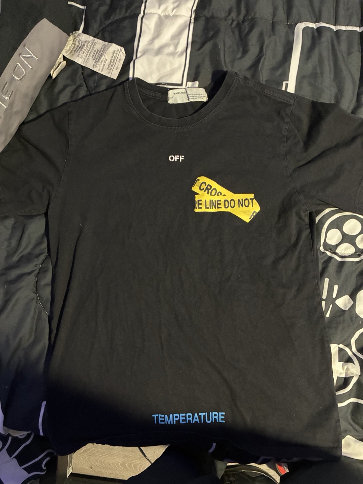 Off-White Temperature Fire Line Graphic Black Men… - image 1