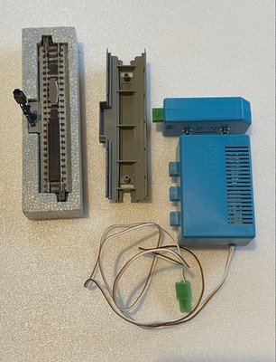 KATO N Gauge Automatic Traffic Light Set with Elevated Bridge Model Train Access