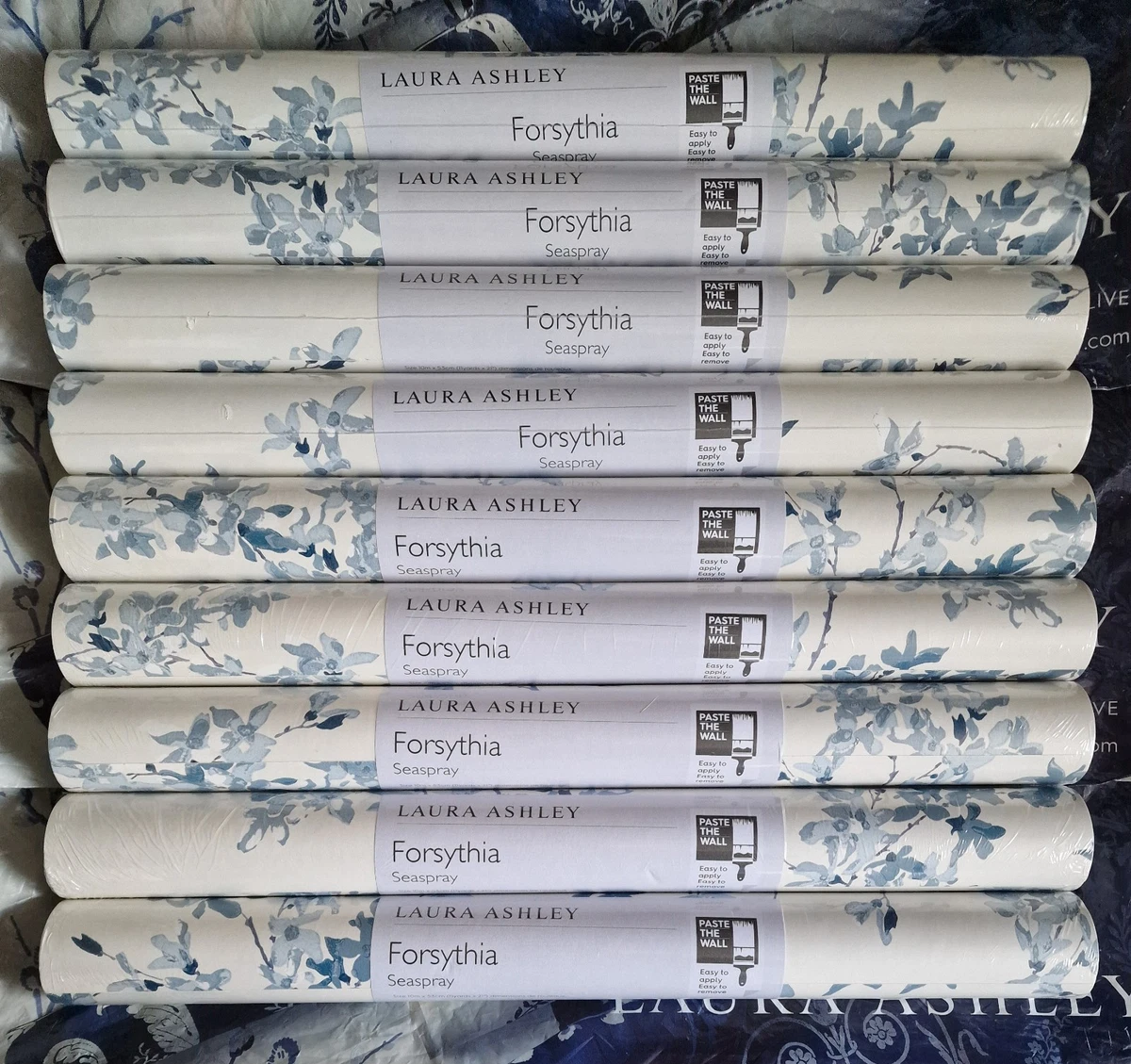 Papel tapiz floral Laura Ashley Forsythia Seaspray x 7 rollos precio disponible por rollo