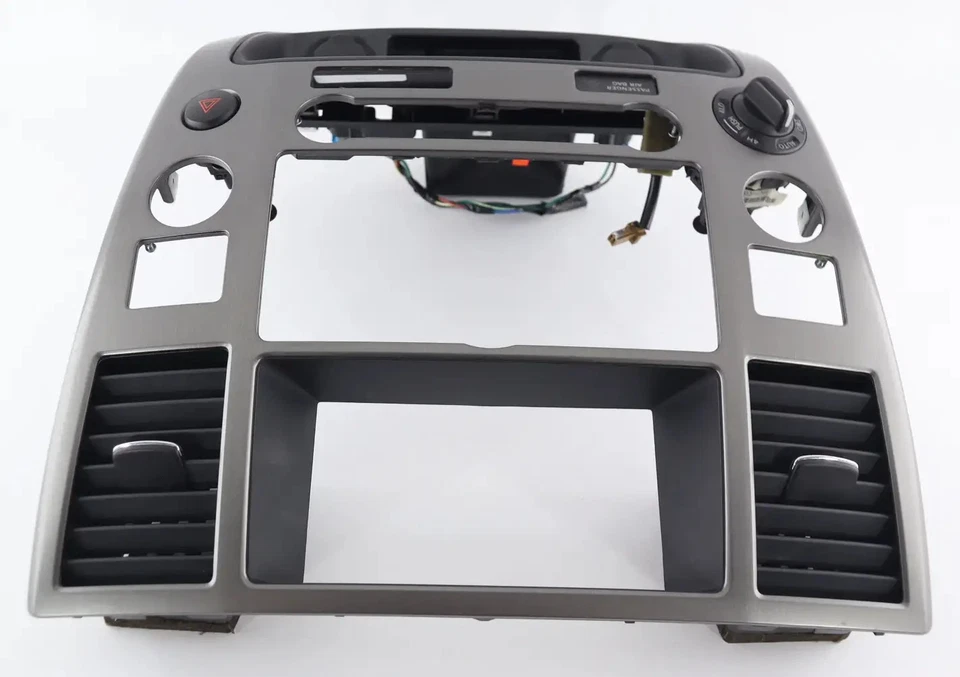 08-15 Nissan Armada 4x4 tablero bisel radio ventilación moldura gris Foto 3 de 4