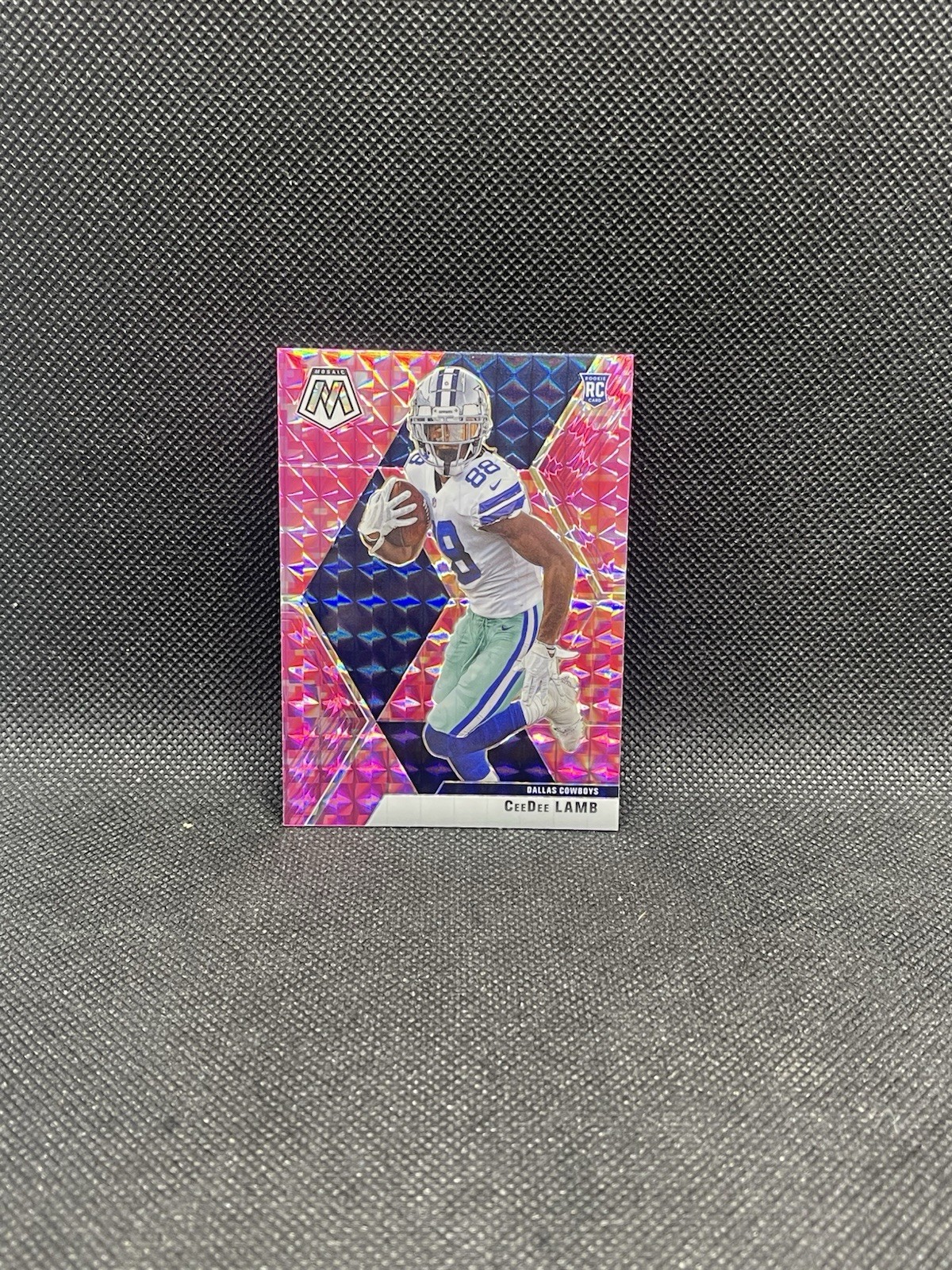 2020 Panini Mosaic - Rookies CeeDee Lamb #207 Camo Pink Mosaic Prizm (RC)