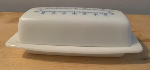 Pyrex Vintage Blue Snowflake Garland Covered Butter Dish Corelle Pattern