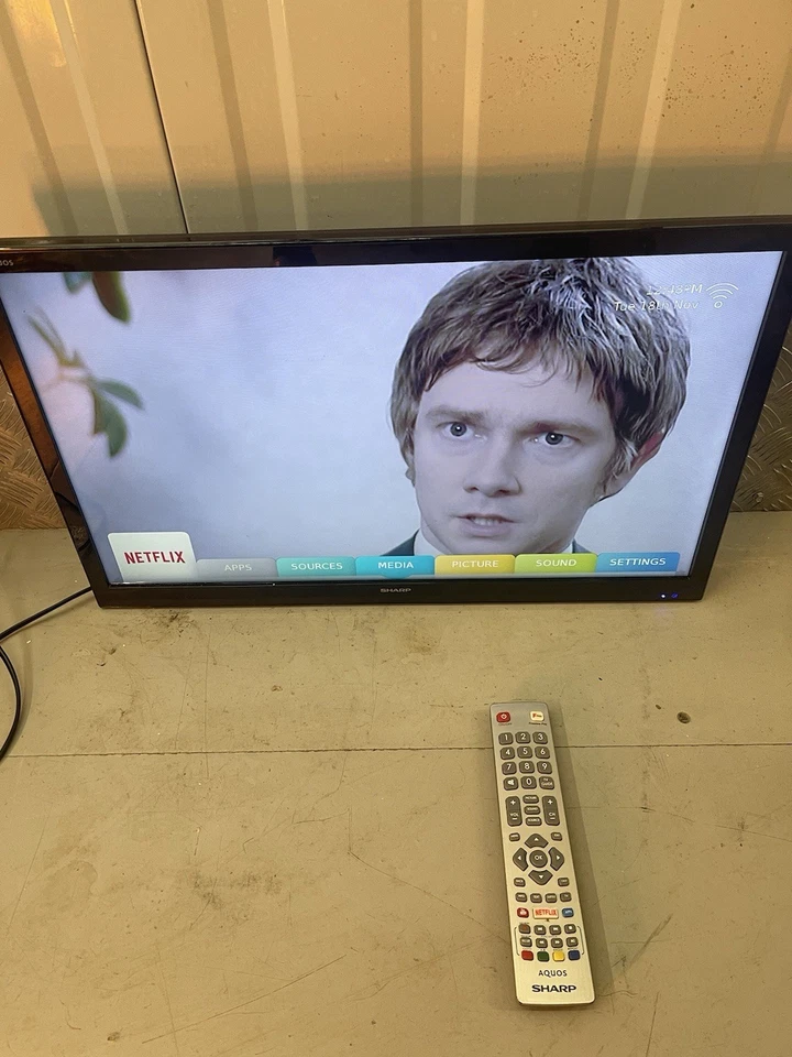 Sharp Smart TV Television DVD Player Freeview Play 24 Inch Remote Gaming Caravan - Image 4 of 4