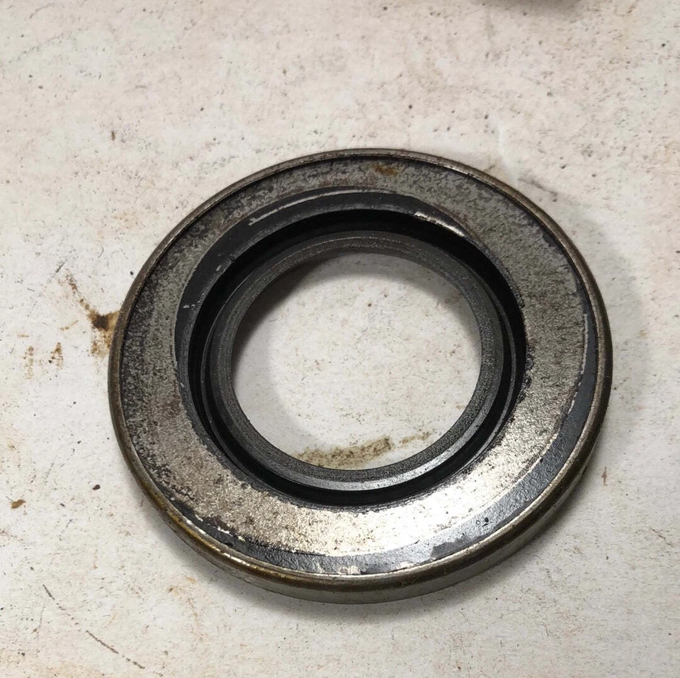 1939-1950 Studebaker Champ 6 inner rear wheel seal pair 516330 - Image 4 of 4