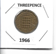 THREEPENCE  - BRASS -  ELIZABETH II -  1966