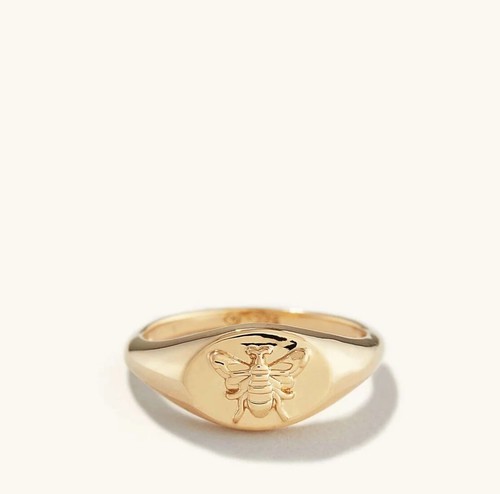 Solid 14K Gold Honey Bee Signet Ring - Queen Bee Ring - Simple Gold Ring - 第 1/7 張圖片