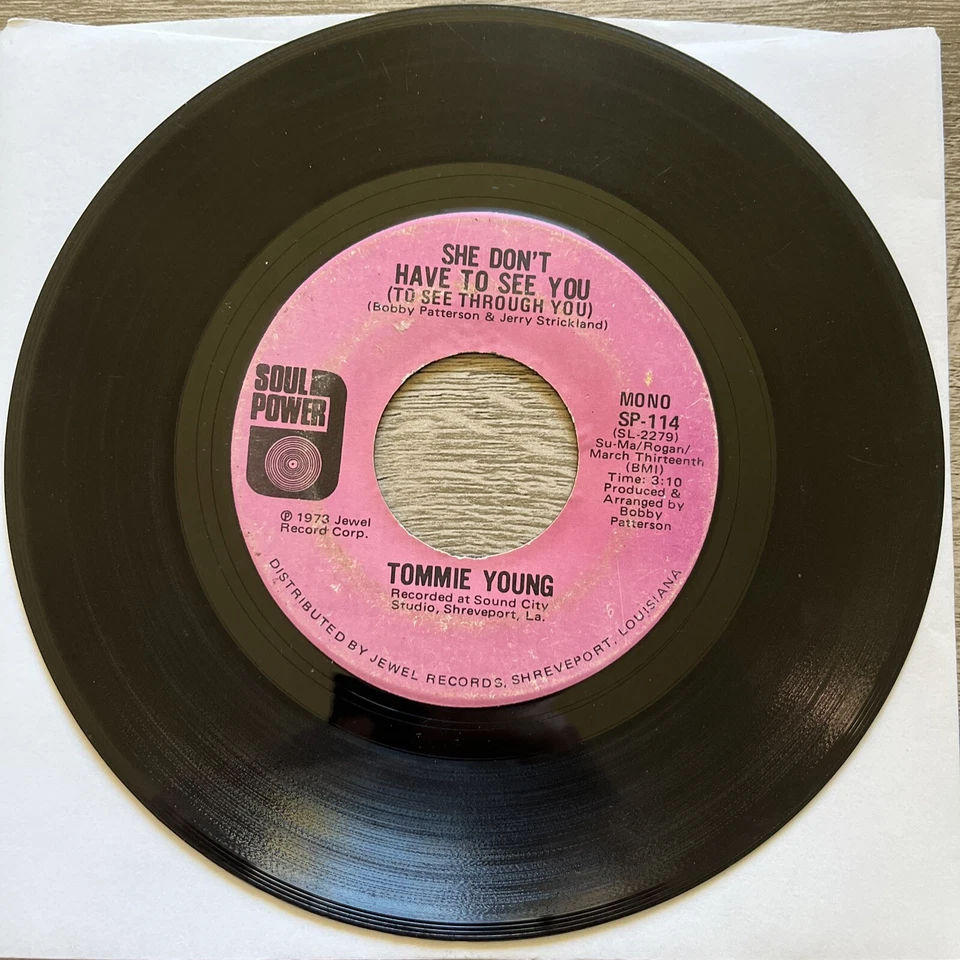 DEEP FUNK / SOUL:  TOMMIE YOUNG - SHE DON'T HAVE TO SEE YOU 45 Soul Power 1973  - Image 3 of 4
