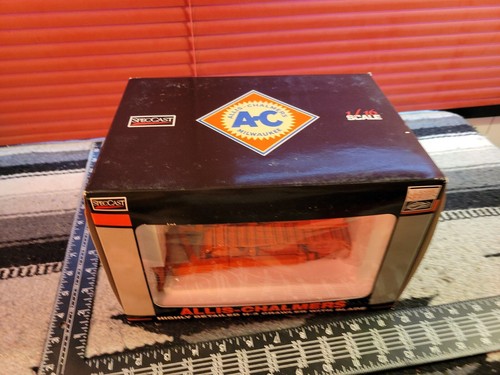 Allis Chalmers HD-3 Crawler 1/16 Diecast Crawler Replica by SpecCast - Picture 5 of 6
