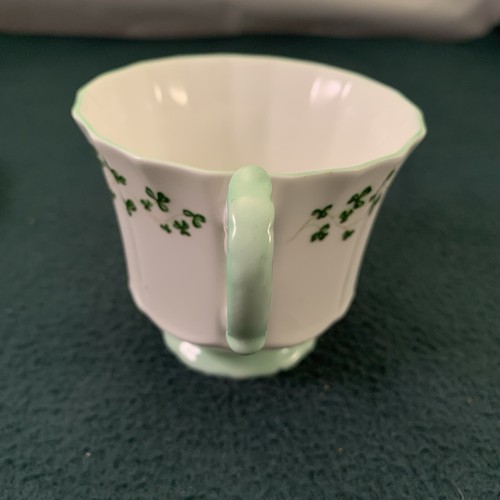2 Vintage Royal Crest Fine Bone China Shamrock Teacups & Saucers - Picture 20 of 23