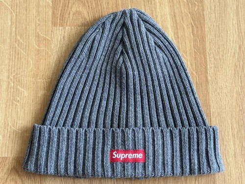 Bonnet gris neuf Supreme petite boîte logo BOGO taille unique