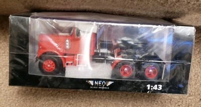 1/43 1971 Diamond Reo Royale Tractor/Truck Mmdee by NEO 45770