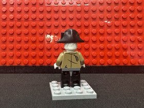 LEGO Pirates of the Caribbean Silent Mary 71042 Lieutenant Lesaro Minifigure New