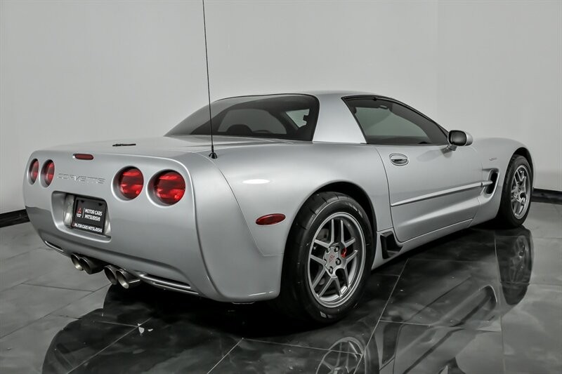 2001 Quicksilver Metallic Chevrolet Corvette   | C5 Corvette Photo 9