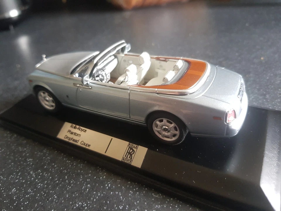 IXO: ROLLS ROYCE PHANTOM DROPHEAD CUPÉ: PLATA/GRIS: 1:43: 1:43 Foto 3 de 4