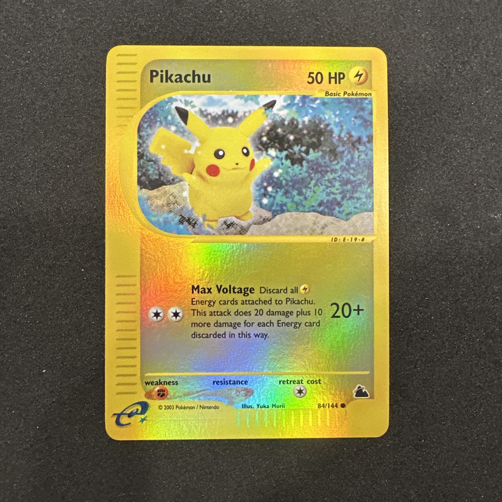Pokémon TCG English NM Pikachu 84/144 Skyridge Reverse Holo Rare Card WOTC