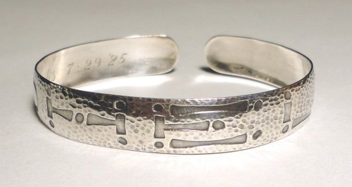 1925 Antique ARTS & CRAFTS Hammered STERLING CAMP FIRE GIRLS BRACELET WoHelo - Picture 2 of 3