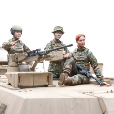 SOL Model 1/16 US Female Tank Commander, Loader & Gunner (3 Figures)