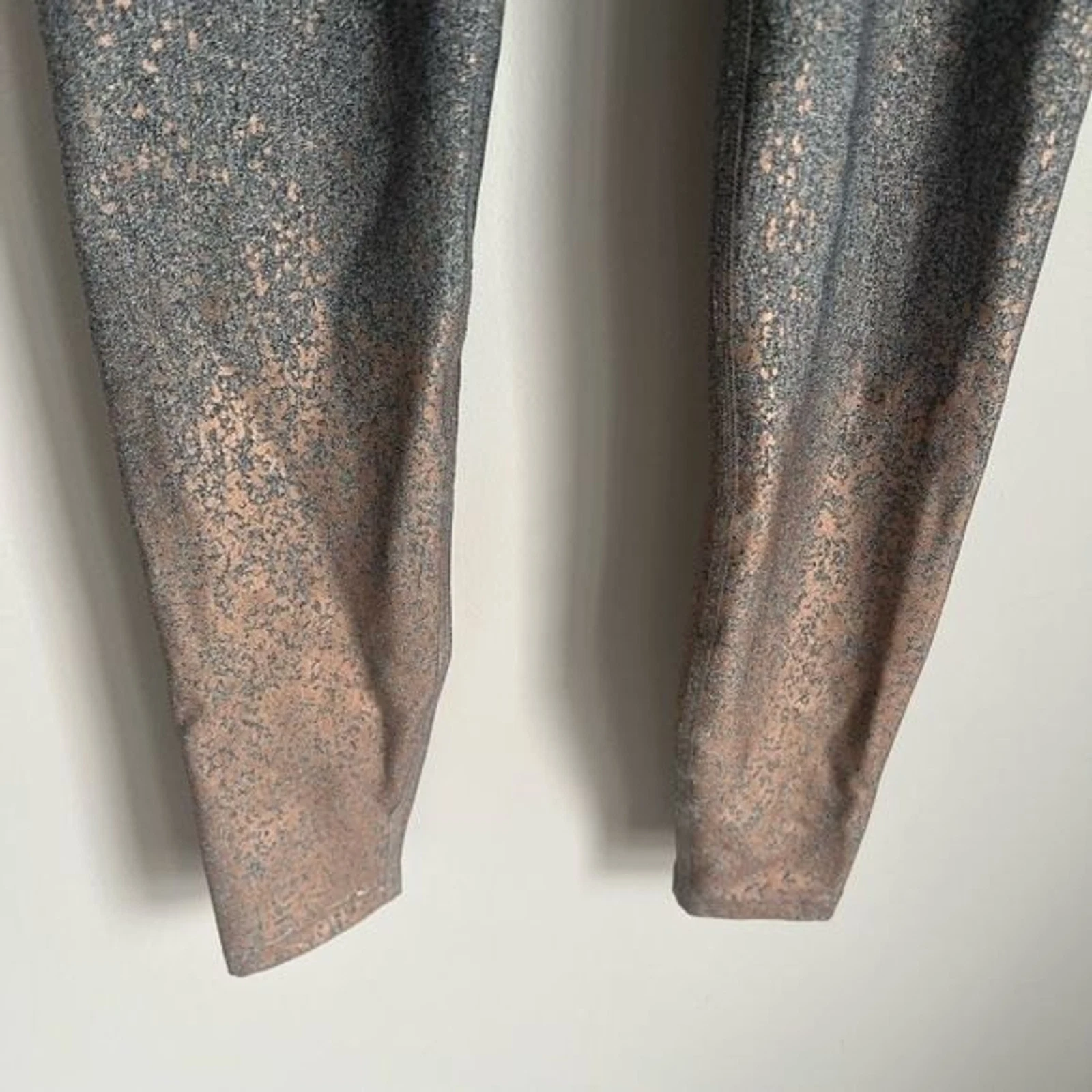 beyond-yoga alloy ombré metallic leggings