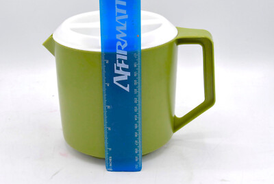 Vintage Rubbermaid Avocado Green Pitcher 1 1/2 Quart Strainer