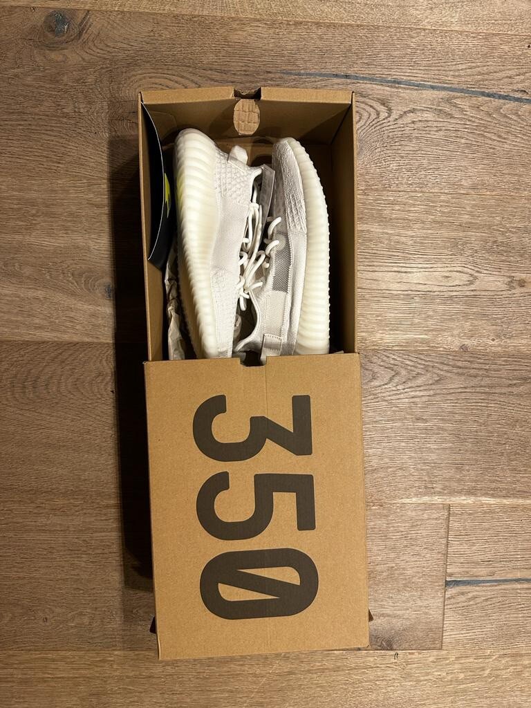 yeezy 350 v2 8.5