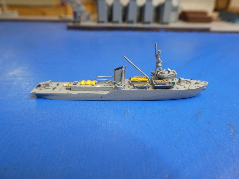 Minenleger Drache (D) in 1:1250 Hersteller Trident Nr. T. 1370