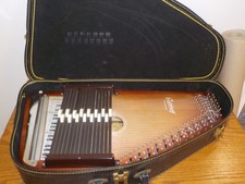 Oscar Schmidt Autoharp in Case