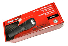 New Snap-on Ecflj092 900 Lumen Armored Flashlight W Aluminum Bezel New Snap-on Ecflj092 900 Lumen Armored Flashlight W Aluminum Bezel