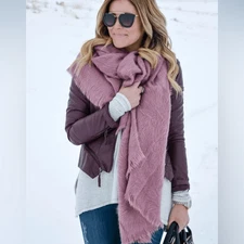 Free People Womens Oversized Fuzzy Blanket Wrap Scarf Shawl Dusty Pink  32”x82”