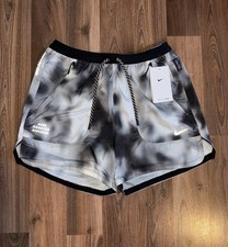 Nike Running Division Mens Shorts Size Small standard fit 4 length