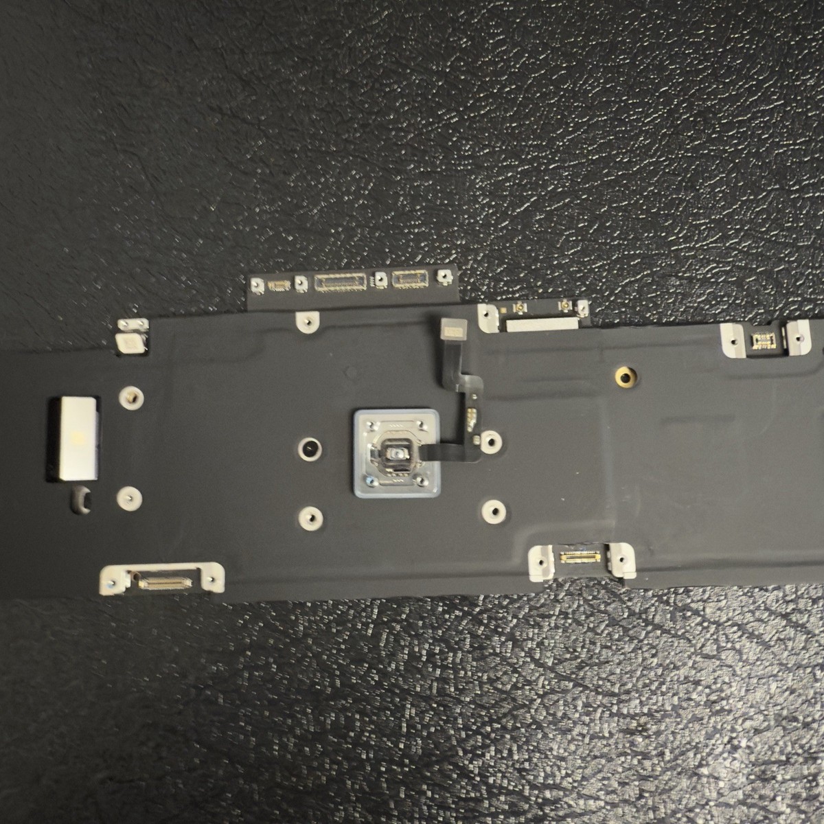 Apple MacBook Air 15 A3241 2025 Logic Board 16GB 256GB Paired