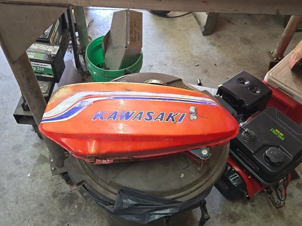 Kawasaki G3S 90 1973 OEM tanque de combustible/tapa de gas Foto 3 de 4