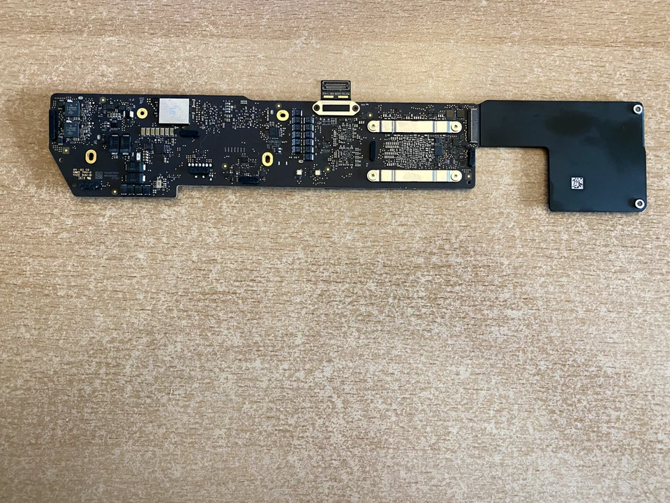 Logic Board MacBook Air 13 M1 2020 A2337; 3,2 GHz; 8 GB; 256 GB +TouchID - Bild 2 von 3