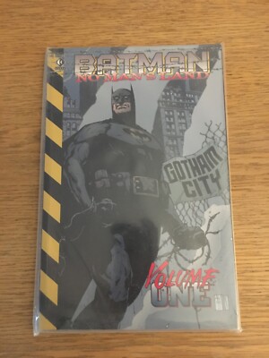 Batman No Man's Land Volume One DC / Titan Books Graphic Novel