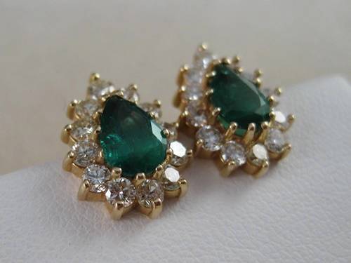 ESTATE 3.15CTW DIAMOND EMERALD 14KT YELLOW GOLD PEAR CLUSTER EARRINGS #3.331466 - Picture 8 of 12