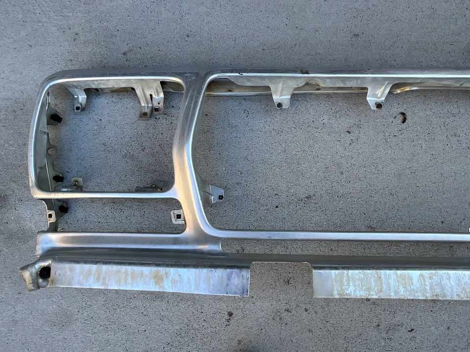 1978-1979 Ford F100 F150 F250 F350 Bronco Aluminum Grille Shell DECENT OEM - Image 2 of 4