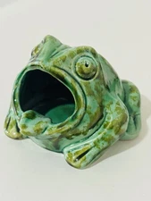 Vtg “Rare”Green Glazed Dartmouth Pottery Grotesque Frog Ashtray 4" Pristine