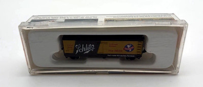 Con-Cor 40 ft Reefer Schlitz Beer In Brown Bottles N Scale