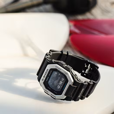 G-SHOCK GBX-100 ホワイト/ブラック GBX-100 | THE BEST SQUARE G-SHOCK?! - YouTube