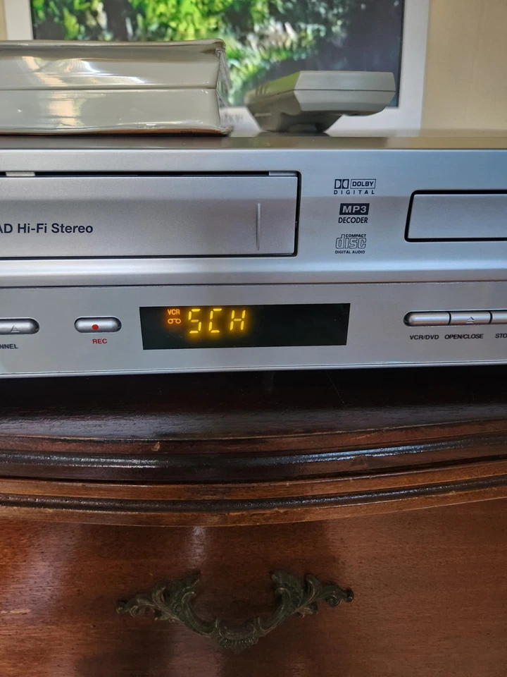 Memorex MVD4544 DVD VHS Combo 6 cabezales Hi-Fi estéreo con DVD remoto no lee disco Foto 4 de 4