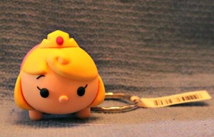 Aurora 叠叠乐3d 人形钥匙圈迪士尼系列3 Funko Ebay