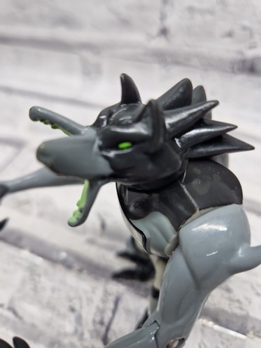 Ben 10 Ten BENWOLF Action Figure 4" Series 1 Wave 2 2006 - GREY WOLF CHARACTER - Picture 13 of 16