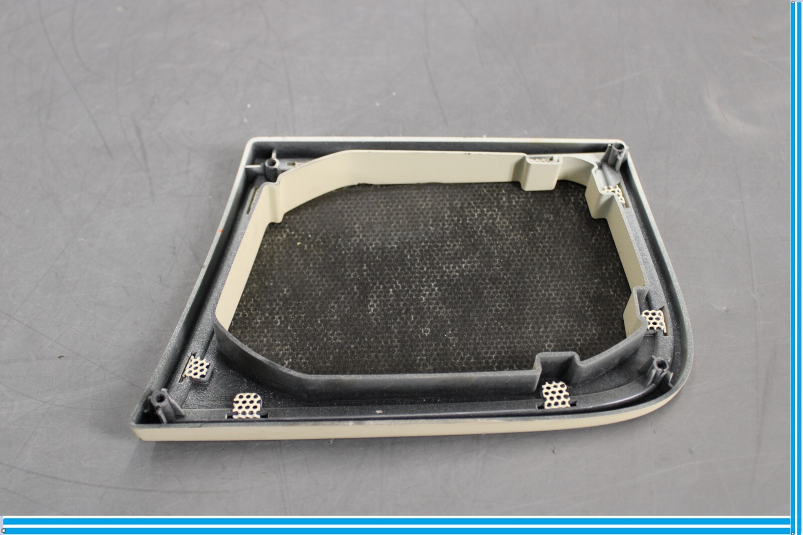 Bentley Continental 2006-2011 Rear Right Tweeter cover grille
