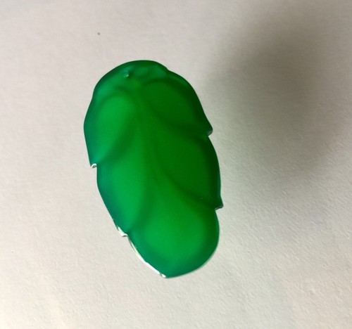 Vintage stunning Chinese emerald green natural chalcedony pendant a leaf - Picture 4 of 6