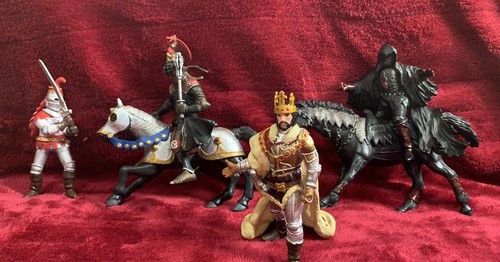 Lot Of 4 Papo Medieval Knights With Sword Figures & Horses EUC Fast Shipping!