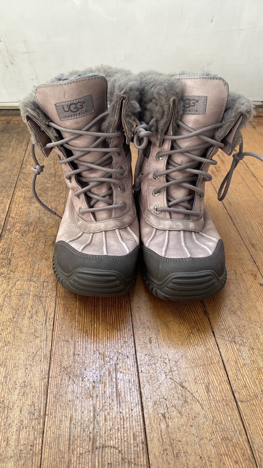 UGG Adirondack II Gray Winter Boots in Size 7 US for Women