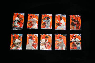1994 Flair Complete Set of Hot Gloves 10 (Unopened packs) (No
