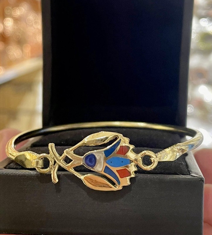 Lotus Flower Bracelet Handcrafted Gold-plated Elegant Modern - Product main view