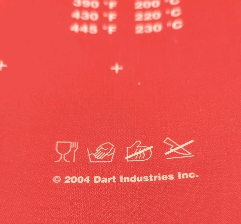 Tupperware PASTRY MAT 2004 ROJO PASTEL TARTA PASTELERÍA HOJA DARDOS INDUSTRIAS 18" X 25" Foto 2 de 4