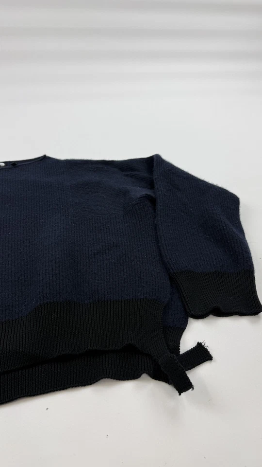 Suéter Helmut Lang para Mujer Mediano Azul Marino Negro Lateral Dobladillo Pullover Cuello Redondo Tejido Foto 4 de 4